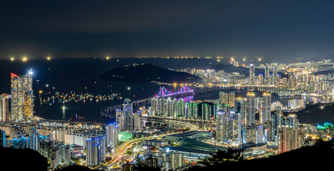 해안 도시의 밤